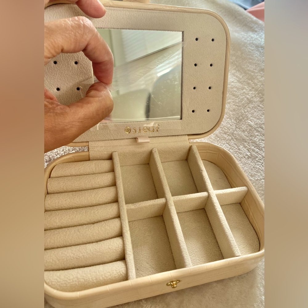 Leather Mirrored Jewelry Case - NWOT - Picture 7 of 9